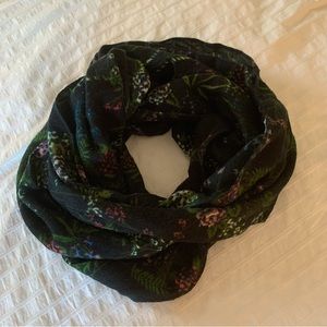 *free w bundle* Kimchi Blue Infinity Scarf - Black floral